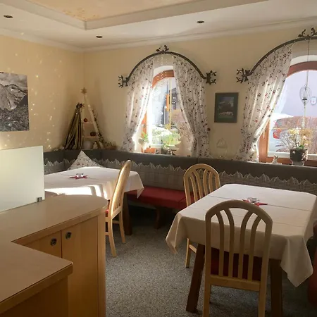 Gaestehaus Sissy Penzion 3*