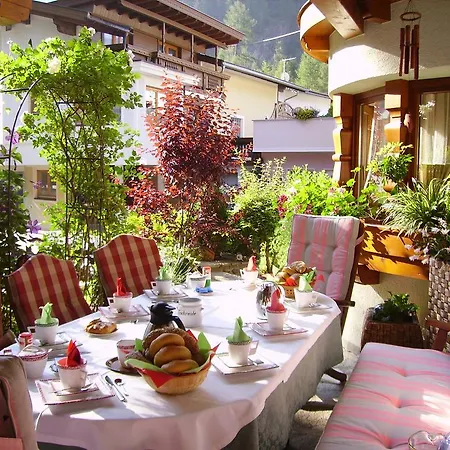 Penzion Gaestehaus Sissy Längenfeld