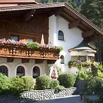 Penzion Gaestehaus Sissy 3*