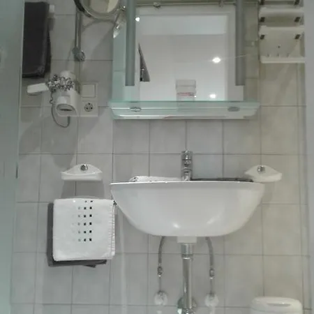 Gaestehaus Sissy בית הארחה 3*